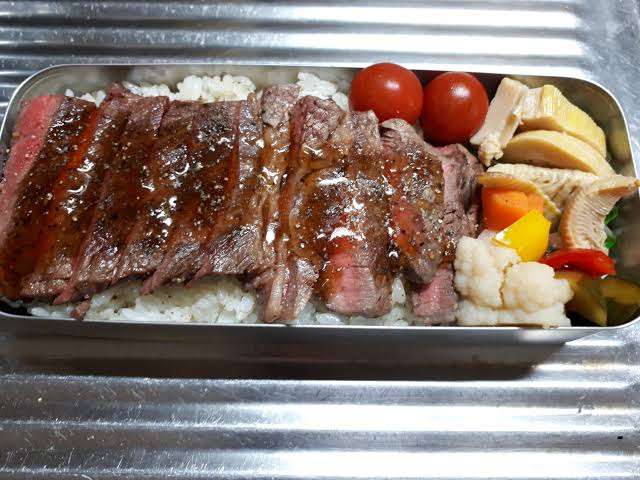 水野真紀の「女優かーさんによる男子弁当」が美味しそう！  調理師免許も取得「美人で料理上手」の声