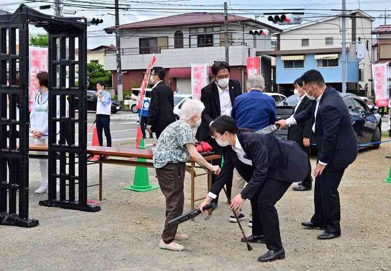 国葬参列者は5時間、給水所の水以外飲食NG　「しんどい」の声も