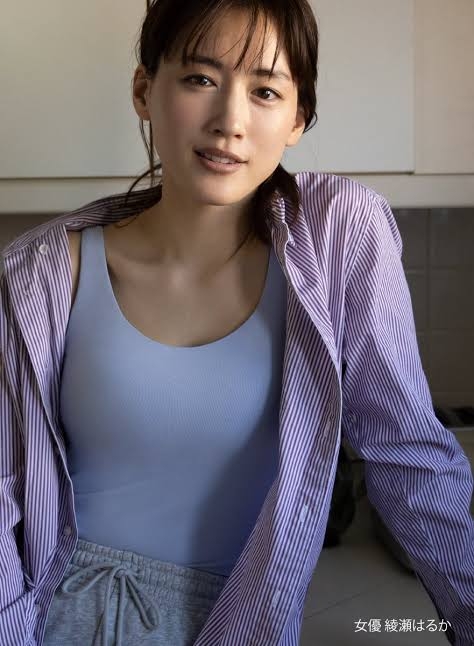 綾瀬はるか、“2度目のユニクロCM共演”松下洸平と息ピッタリ