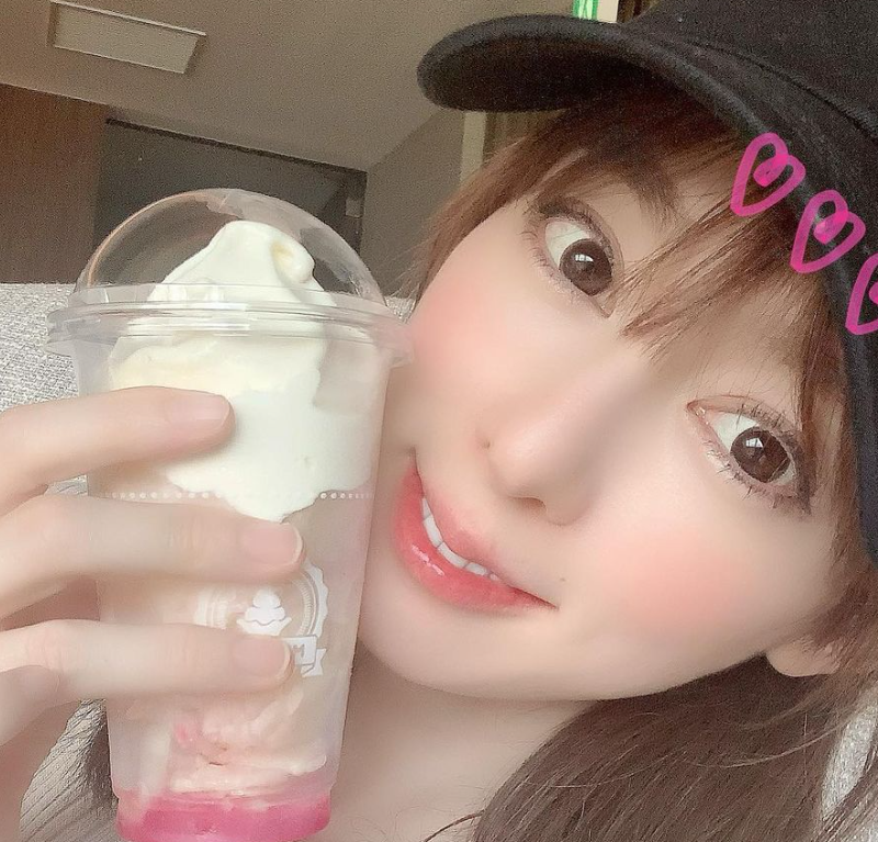 “オシリーナ”秋山莉奈、第3子出産を報告「毎日子供達から沢山の愛をもらっています」