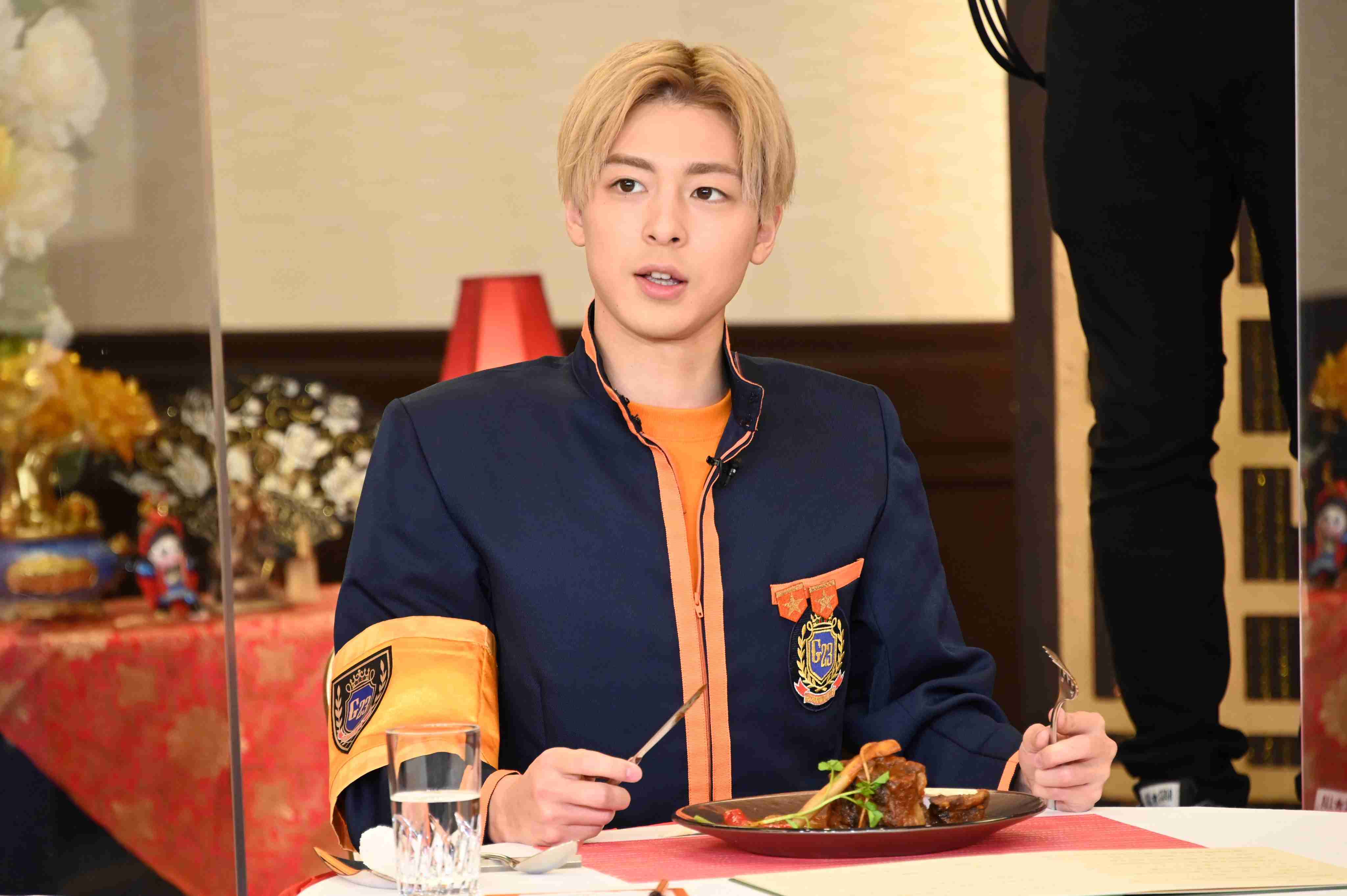髪色暗いほうが似合う人と明るいほうが似合う人