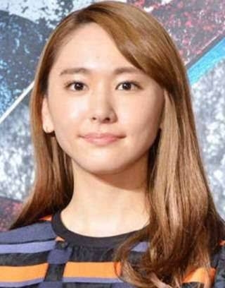 髪色暗いほうが似合う人と明るいほうが似合う人