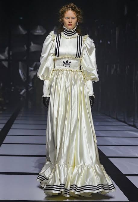 益若つばさ GUCCI×adidasコラボドレス姿披露に「つーちゃんのためのお洋服」「お姫様」