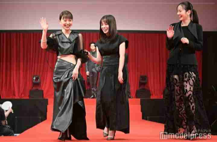 橋本環奈&山本舞香&横田真悠、“すっぴん”で一日中プール漬け『カラダ探し』メイキング