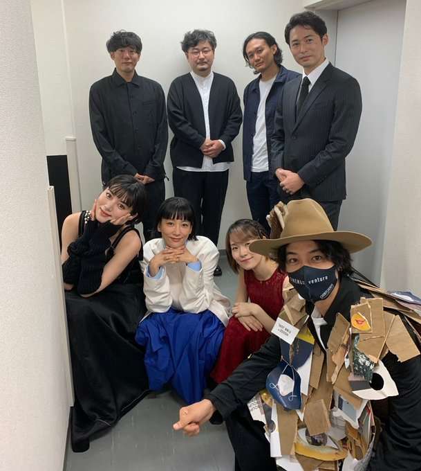 水川あさみ、窪田正孝と“寄り添い”座る写真公開「距離が近い…!」「ご夫婦揃っての姿見れて嬉しい」