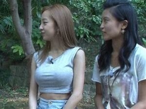 板野友美　絶景ホテルの高層階で「夏よ、さよなら」　胸元開いた妖艶なワンピ姿が「アンニュイ」と話題