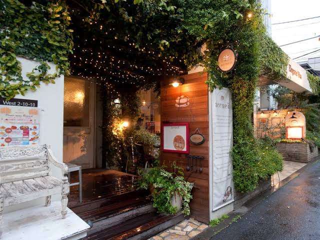 <楽しい妄想大喜利>うちの隣にあったら幸せ!どんなお店や施設?
