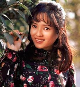 中村雅俊＆五十嵐淳子の三女・里砂、キャミ＆ショーパンの33歳最新ショット「最高に可愛い」「綺麗」