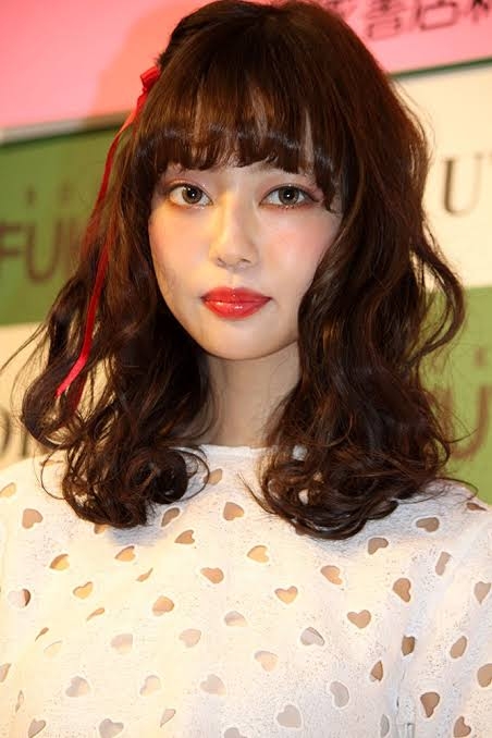 中村雅俊＆五十嵐淳子の三女・里砂、キャミ＆ショーパンの33歳最新ショット「最高に可愛い」「綺麗」