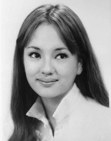 中村雅俊＆五十嵐淳子の三女・里砂、キャミ＆ショーパンの33歳最新ショット「最高に可愛い」「綺麗」