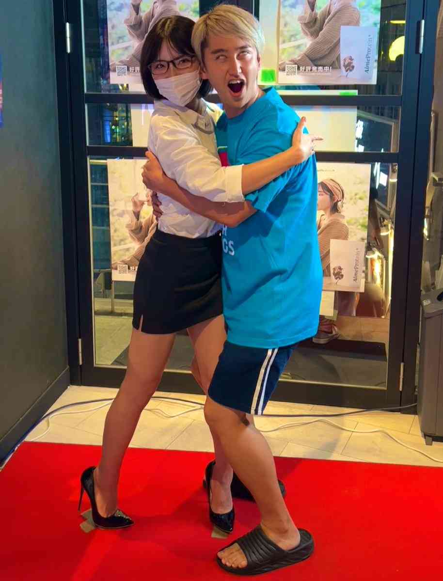 セクシー女優・深田えいみとハグ→「5年付き合った女性」にフラれる…夫婦の場合、離婚されても仕方ない?