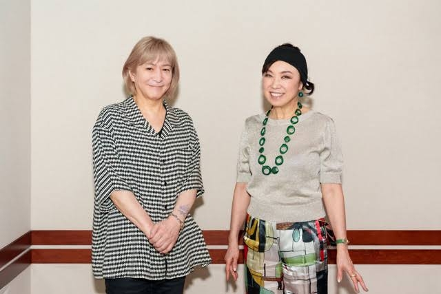 小室哲哉、金髪ボブの63歳私服姿＆手首のタトゥーを披露「かっこいい」「ラフな姿も素敵」
