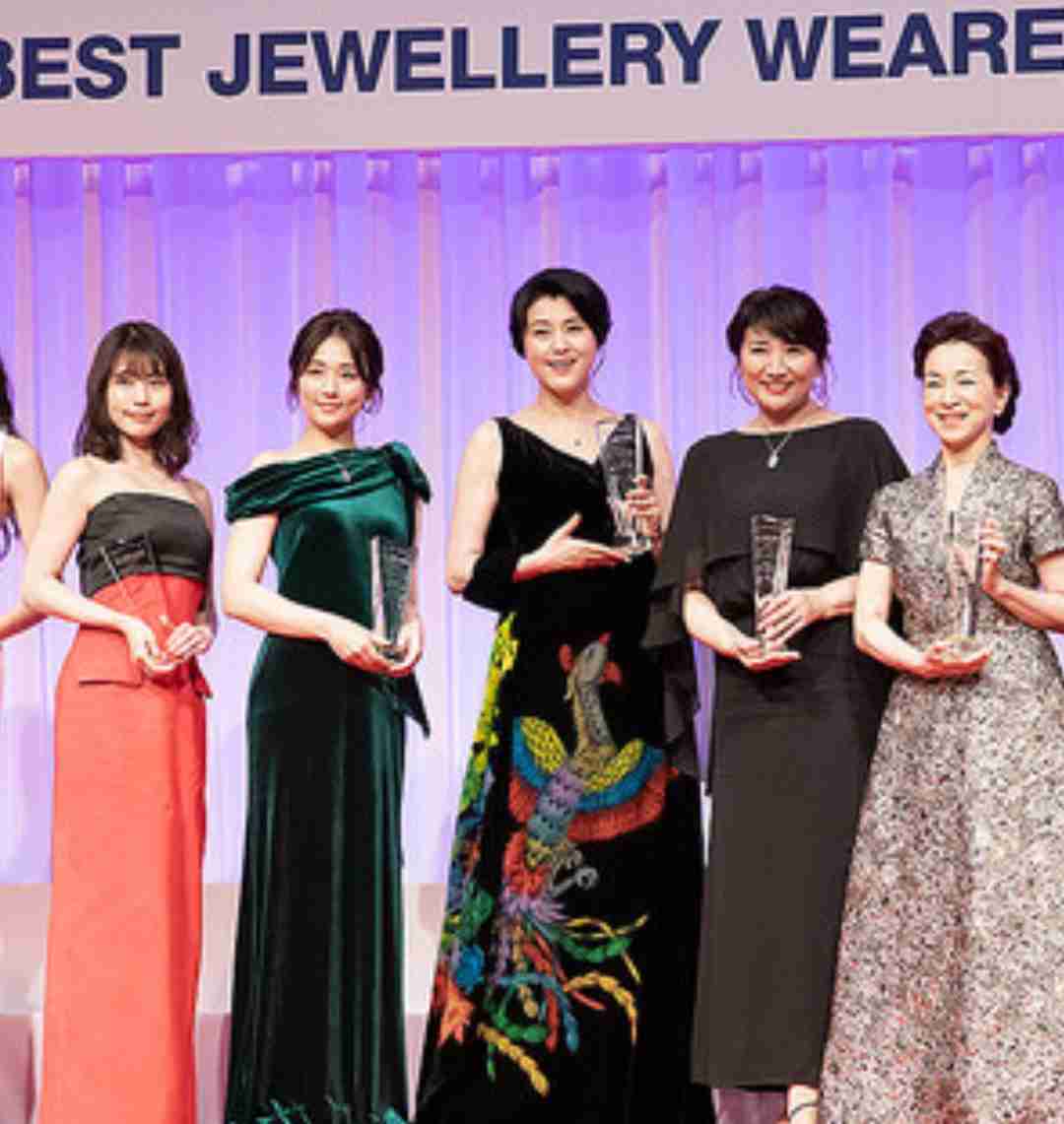 君島十和子56歳「炊飯器は捨てました」脱白米で美を追求「ラーメン後は水2L」早く体内から排出