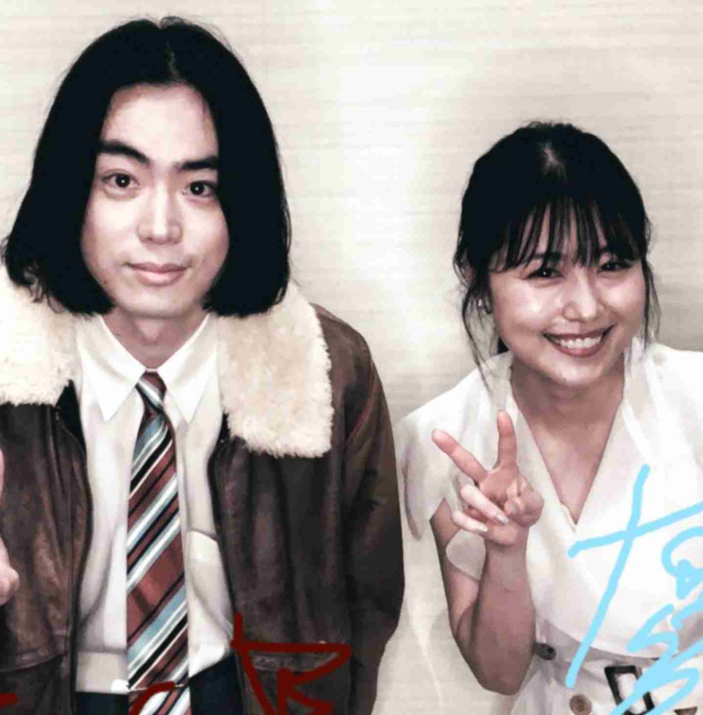 菅田将暉の弟・こっちのけんと「サンジャポ」で自宅公開 兄弟のエピソードも明かす「カラオケで僕が兄の曲を歌うと…」