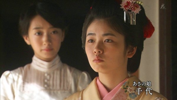 小芝風花、清原果耶と共演！「霊媒探偵・城塚翡翠」で“霊媒探偵”のアシスタントに