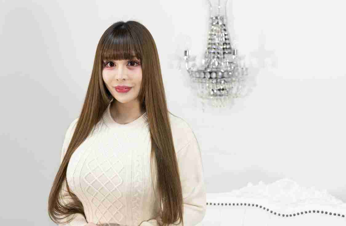 “整形に3億円”話題のヴァニラ、ワンピース私服姿に反響「美しい」「スタイル良い」 | ガールズちゃんねる - Girls Channel