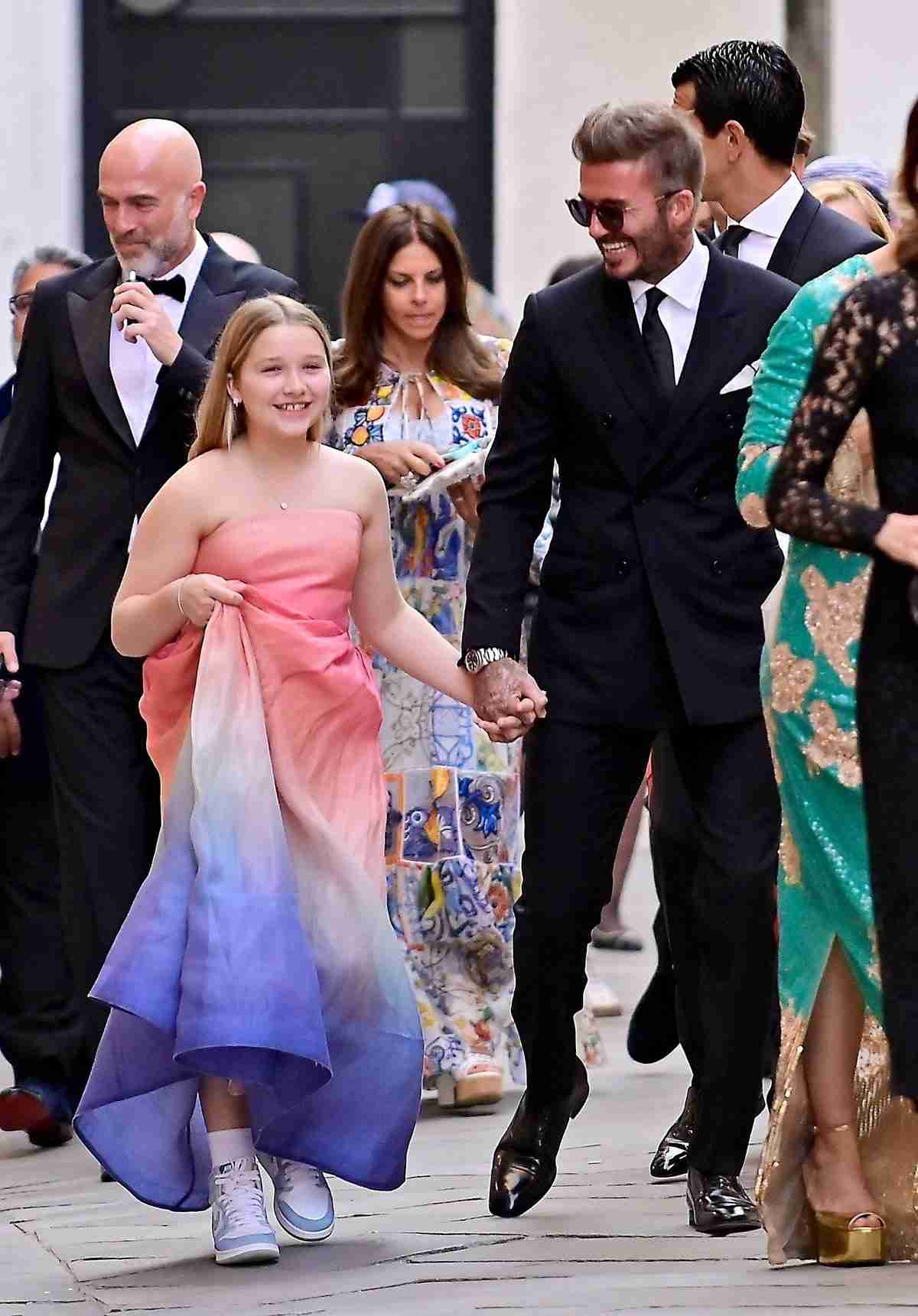 離婚説が浮上したヴィクトリア・ベッカム、夫のイニシャルタトゥーを除去した理由を語る