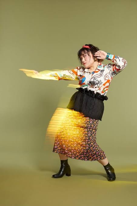 バービー「懲りてません」 夫・つーたんとのラブラブショットに反響「旦那さん絶対イケメン」「壁ドン!笑」