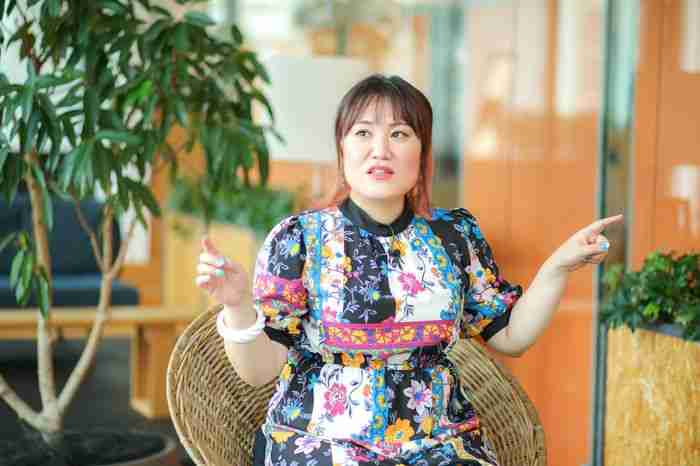 バービー「懲りてません」 夫・つーたんとのラブラブショットに反響「旦那さん絶対イケメン」「壁ドン!笑」