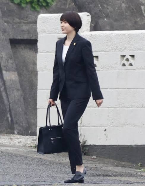 長澤まさみ、おちゃめポーズで主演ドラマオフショット公開