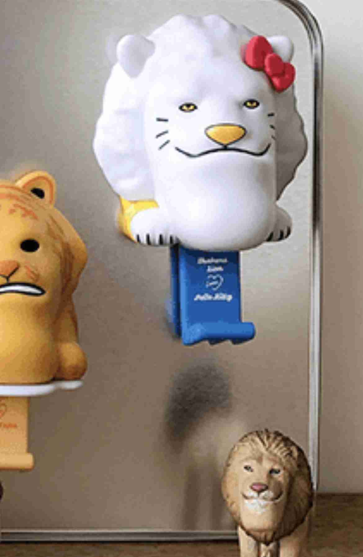 サンリオ『ハローキティ』の異色な「トンデモコラボ」3選！『貞子』の“髪型”、『こち亀』両さんの“眉毛”、日本未発売“しゃくれ”姿も披露