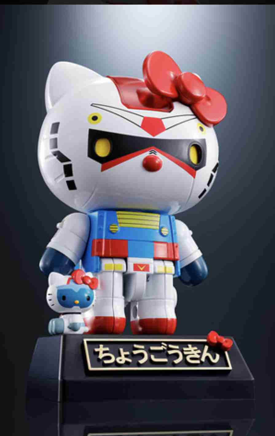 サンリオ『ハローキティ』の異色な「トンデモコラボ」3選！『貞子』の“髪型”、『こち亀』両さんの“眉毛”、日本未発売“しゃくれ”姿も披露
