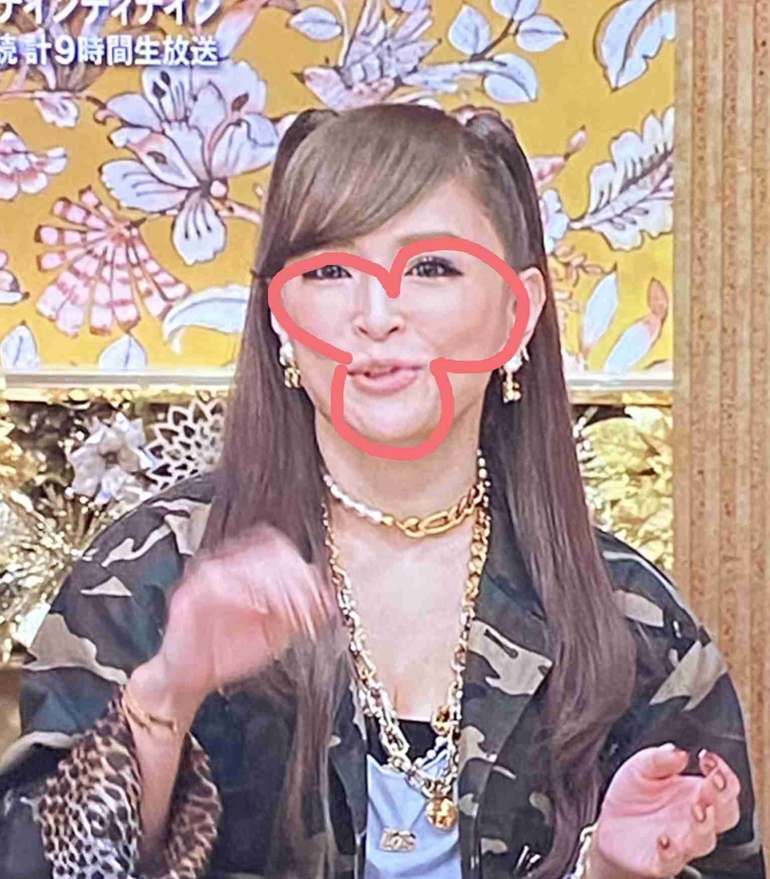 浜崎あゆみ、被災地支援で訪れた保育園からサプライズ 子供たちの手作り感謝状に「感涙」