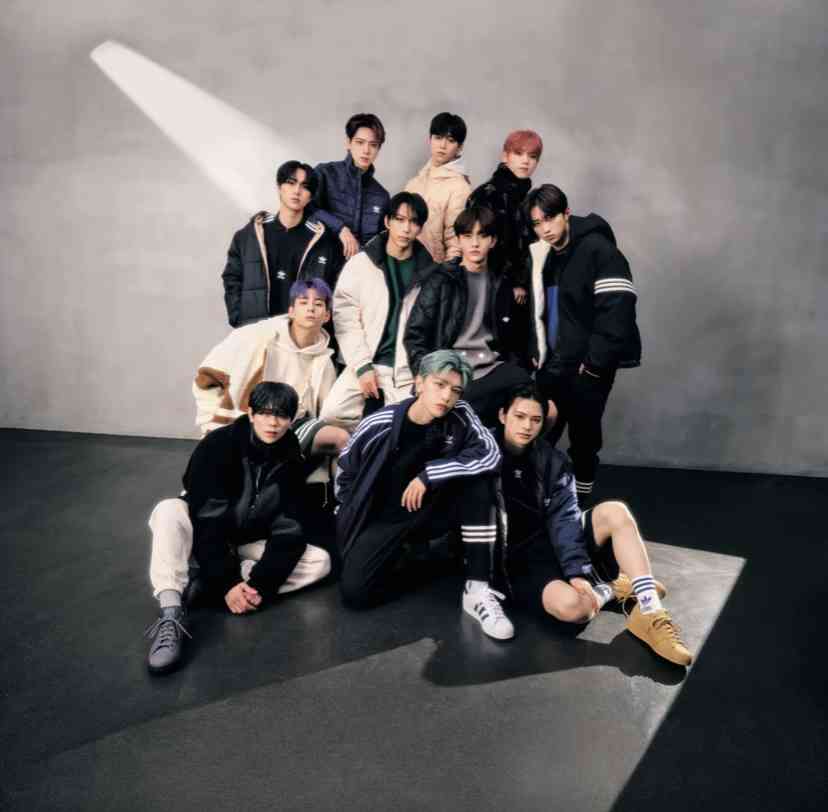 INI、1stアルバム『Awakening』12・14発売 メンバーソロジャケ含め全14形態