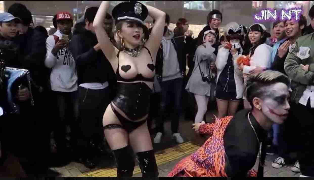 「下着ユニバ」騒動　女性インスタグラマーが