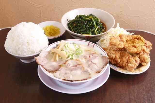 初デートで「牛丼」「ジビエ」「すし」「ラーメン」あり? なし? 男女1000人超に聞いた「初デートの食事」トップ10発表