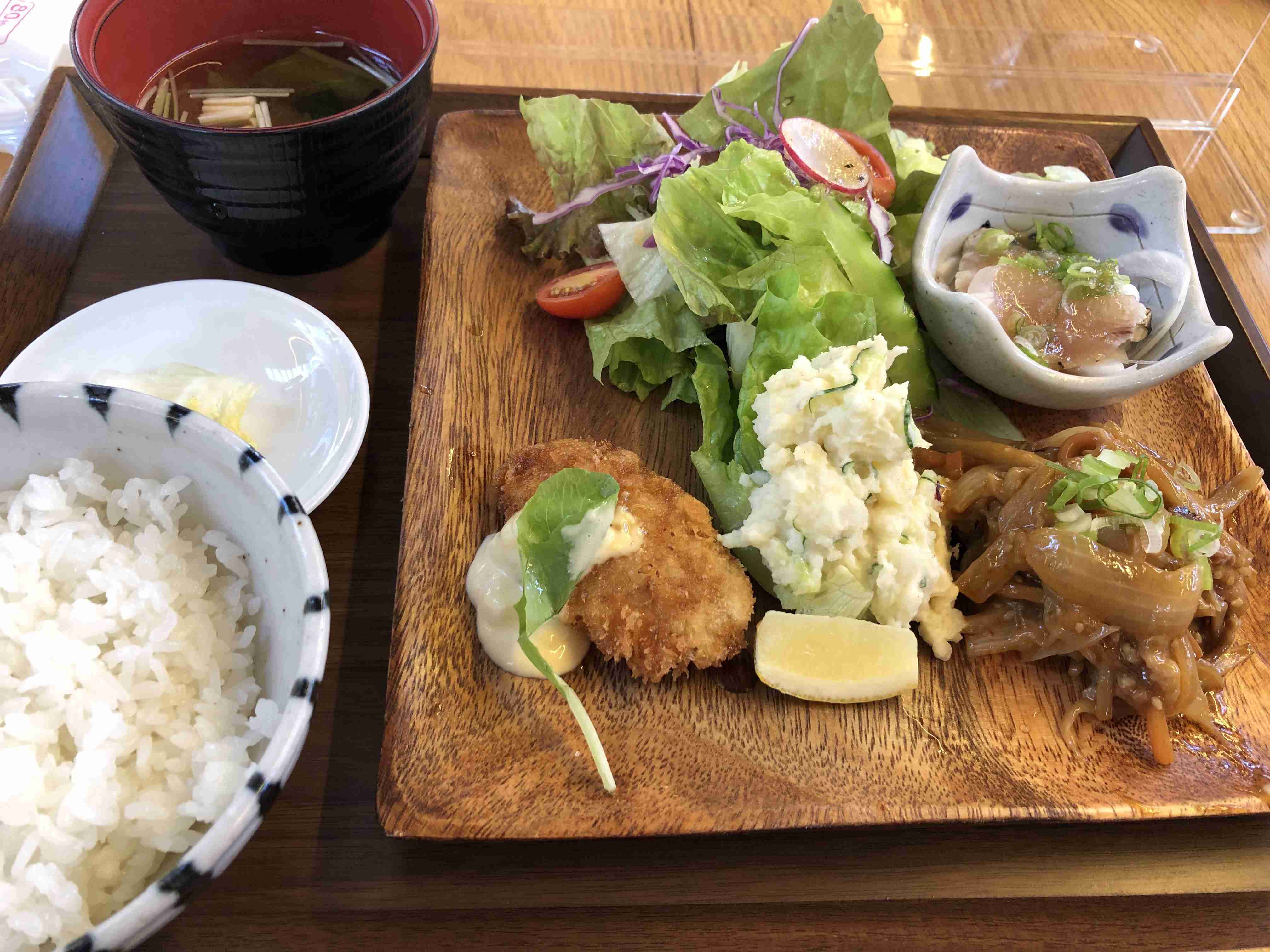 初デートで「牛丼」「ジビエ」「すし」「ラーメン」あり? なし? 男女1000人超に聞いた「初デートの食事」トップ10発表