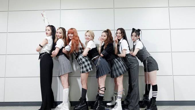 【日本人限定】女性アイドルの衣装を愛でよう