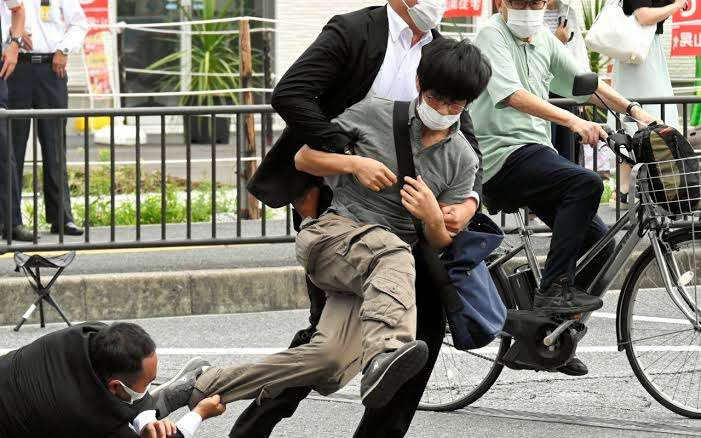 「自作の銃はすでにできている」立民・米山隆一議員にカミソリ入り“殺害予告状”