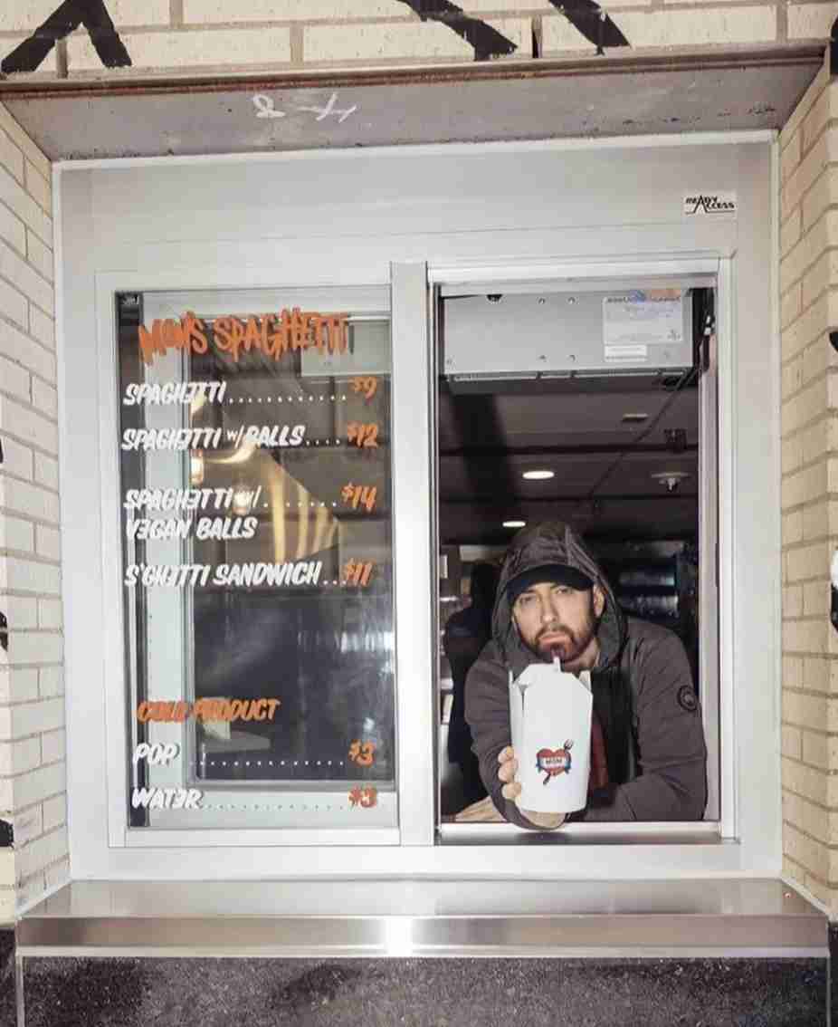 松坂桃李、34歳に「30越えてから早いですね」「エミネムも誕生日だなと思ったりします」