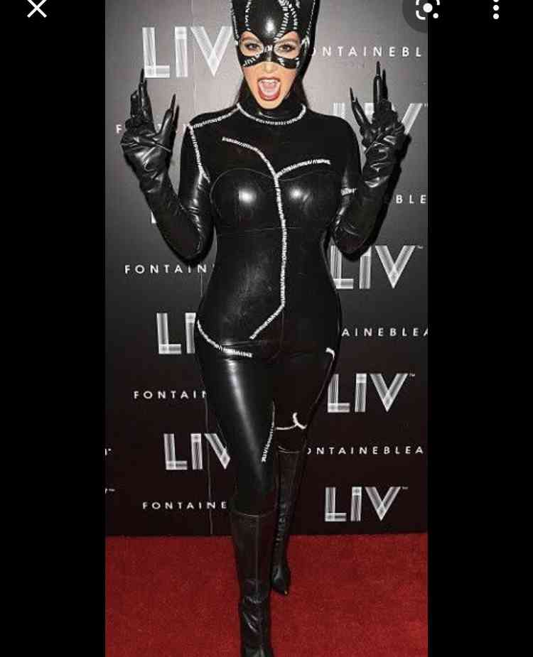 ミランダ・カー ハロウィーンコスプレが大反響 抜群スタイルにコメント殺到「OMG」「マジで可愛すぎ」