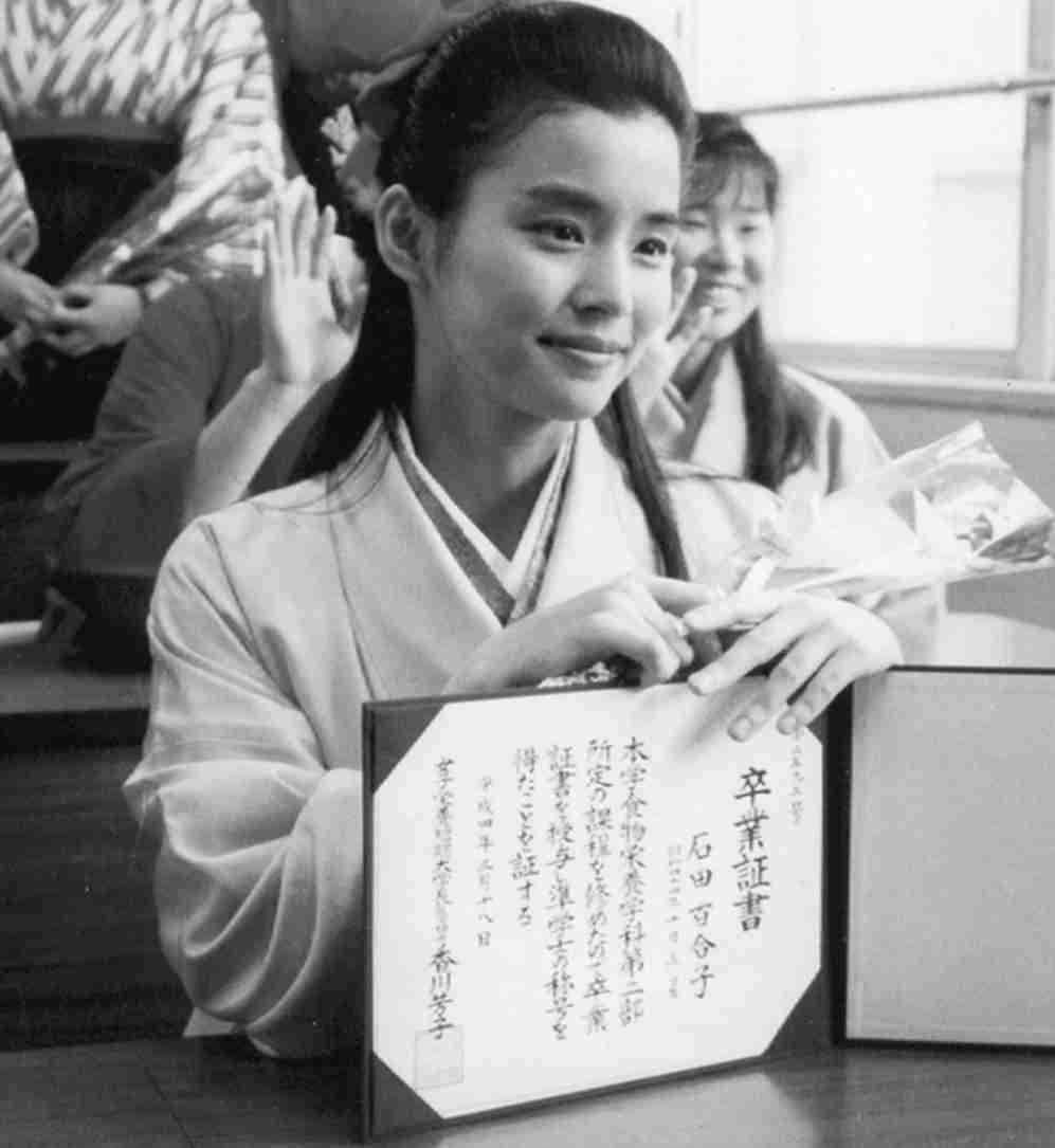 52歳・半世紀美魔女が発信する”純欲メイク”動画に反響、「死ぬまでキレイを目指したい」年相応に抗う決意