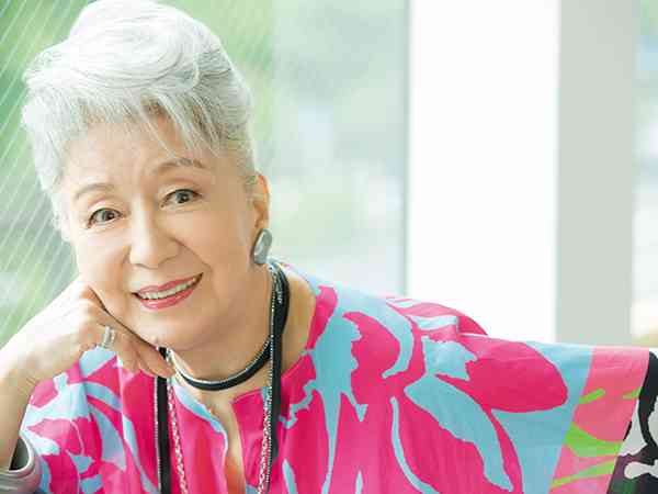 デヴィ夫人は30年前のドレスを着こなし、虫歯も入れ歯もない健康体！肌老化を防ぐ洗顔方法と「1日5回の歯磨き」