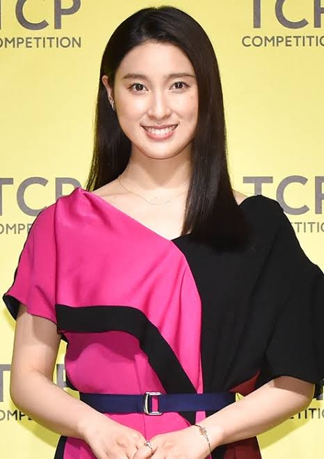 松下洸平　ドラマ「最愛」で共演の高橋文哉と2ショット　「優しい笑顔で、嬉しいです」「2人とも可愛い」