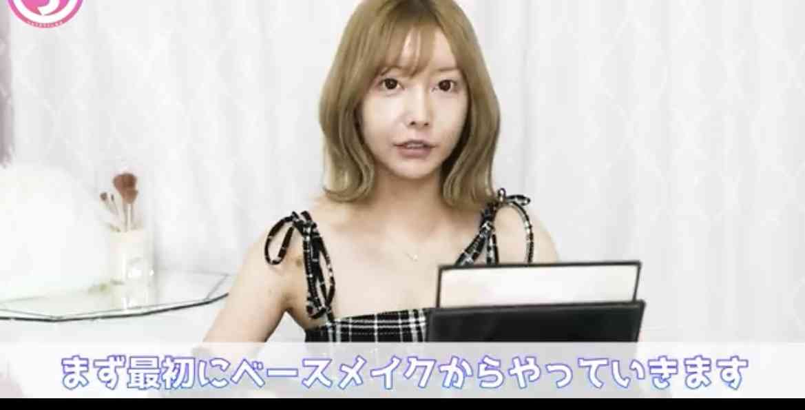 「乳輪をレーザーで焼いて皮膚を剥がした」「肋軟骨を取って鼻に移植」…総額4000万円！双子整形モデルが体験した“壮絶手術”