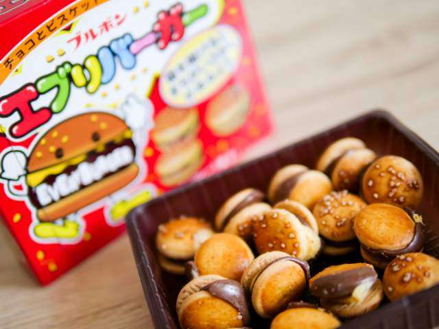好きなお菓子と年齢を書いて立ち去るトピ