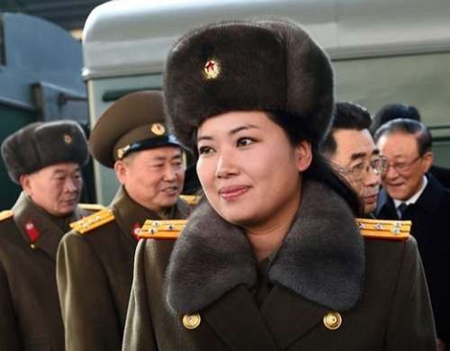 金正恩氏、娘連れで発射実験指導　「核には核で対抗」