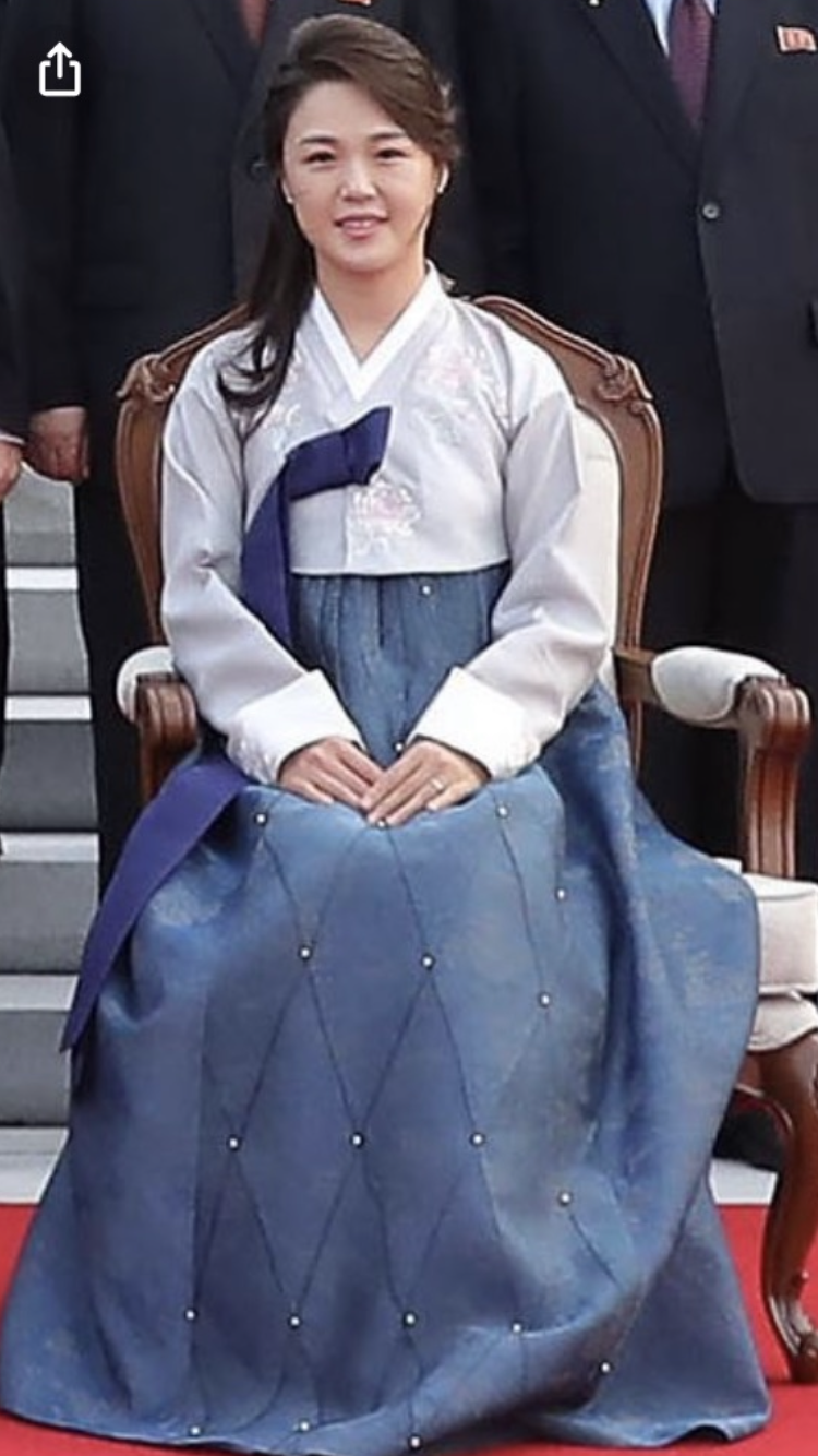金正恩氏、娘連れで発射実験指導　「核には核で対抗」