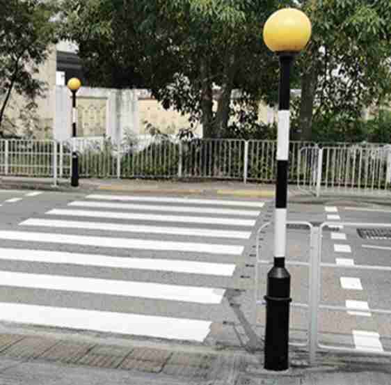 信号機のない横断歩道、車が一時停止しない理由…4割は「歩行者が道を渡るかわからない」