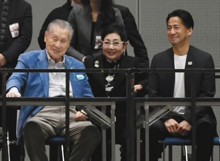 吉本興業110周年、大崎会長・岡本社長が感謝「世の中に少しでも笑顔を」