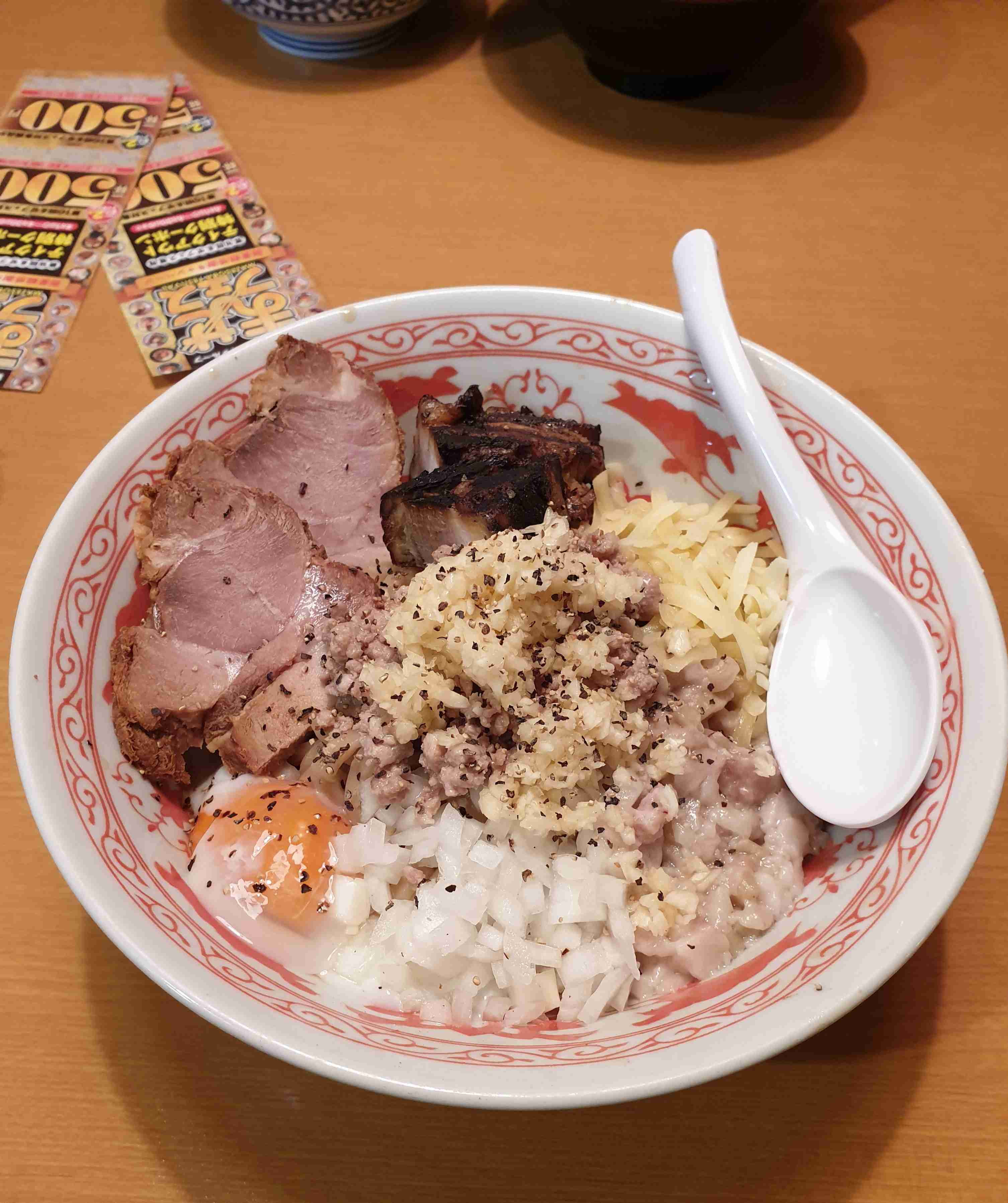 皆さんは家系ラーメン派？二郎系ラーメン派？