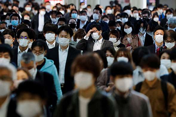 ノーマスクの人、周りにいますか?