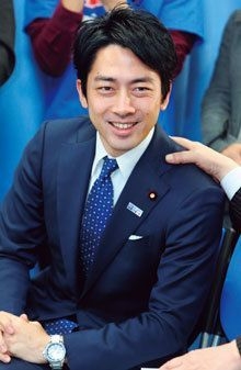 河野太郎氏の腕時計に「庶民の代表とは思えない」 「キンキラ」批判に本人反論「竹です」