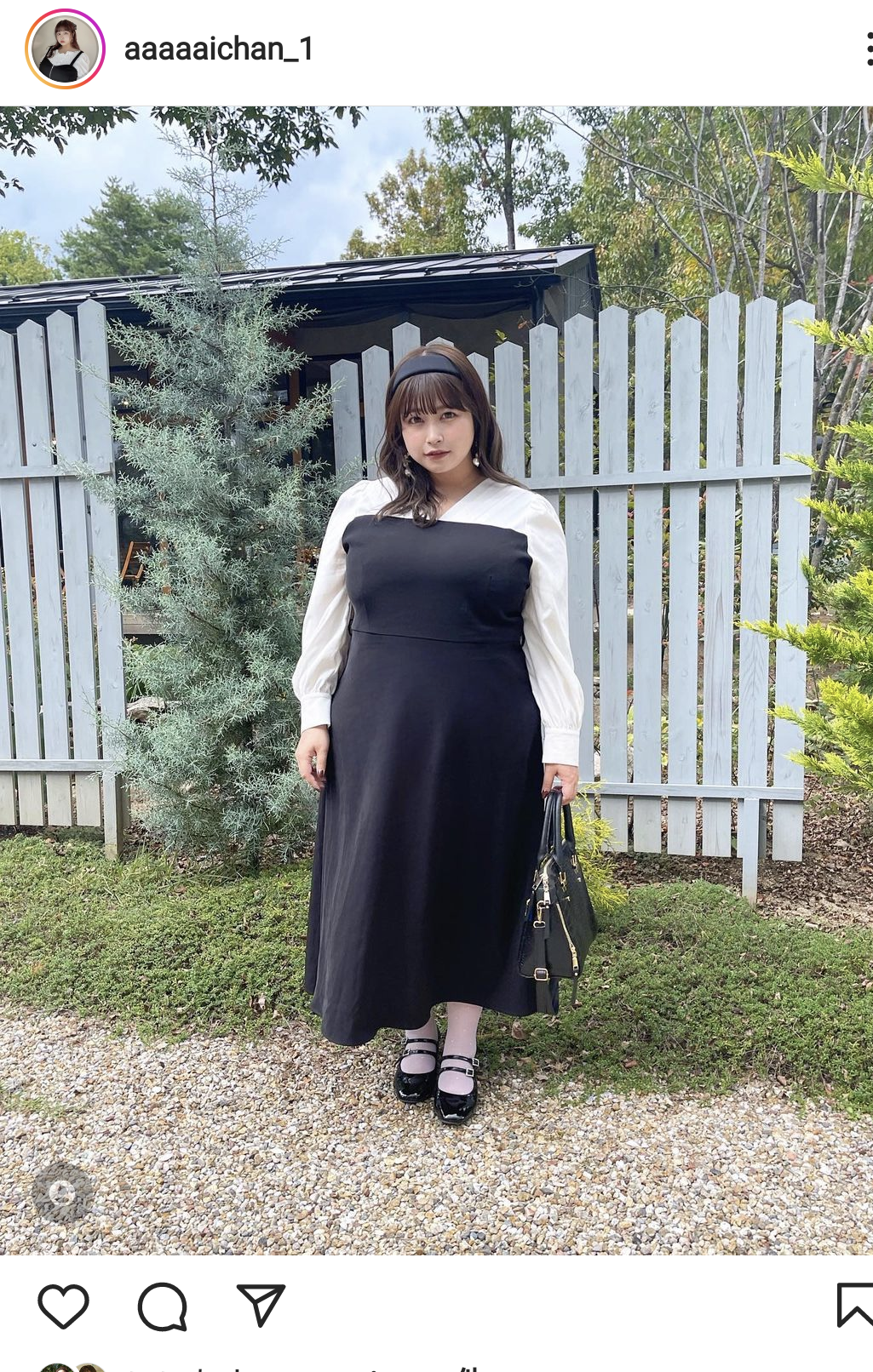 「前にもお尻があるの？」レザーパンツ姿のプラスサイズの女性、「自分に自信」と笑顔（米）