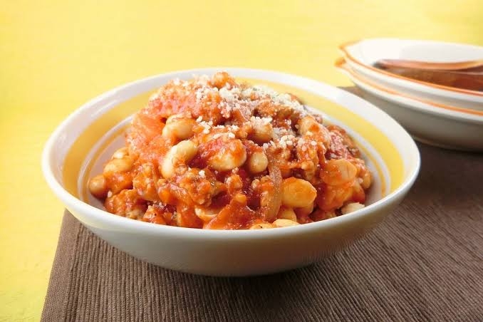 「給食で好きなメニュー」小中学生2000人調査、2位は「フルーツポンチ」、1位は？