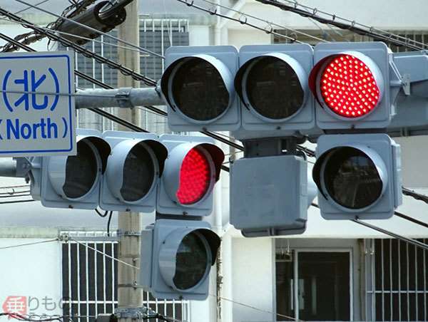 歩行者信号、青で渡ったらダメ　自転車悪質走行に「赤切符」　思わぬ落とし穴も